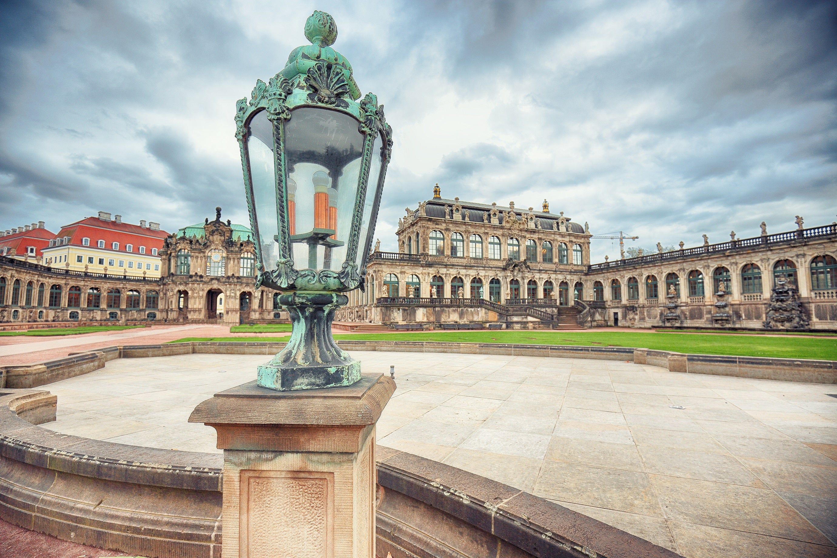 Exploring the World's Most Famous Art Galleries StoreUSA